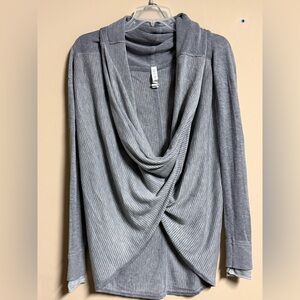 Lululemon Iconic Draped Wrap Grey Cardigan
Size 6